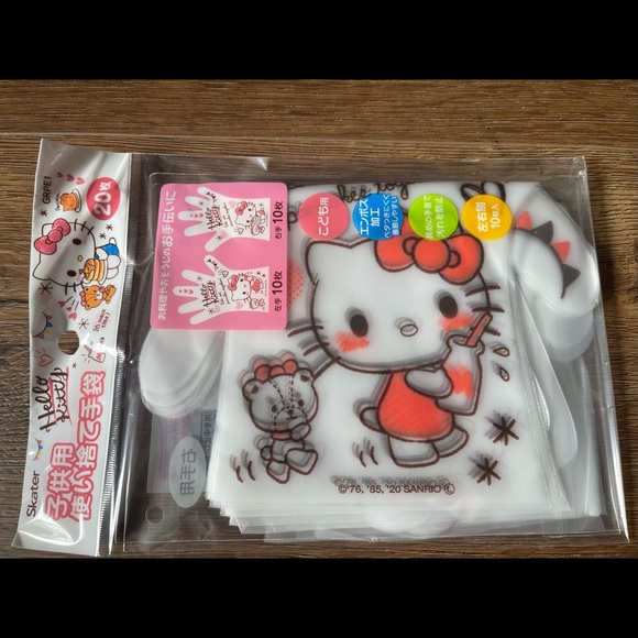 HELLO KITTY-Imported, RARE (NWT) Plastic Character Gloves-10 Pairs - Picture 3 of 5